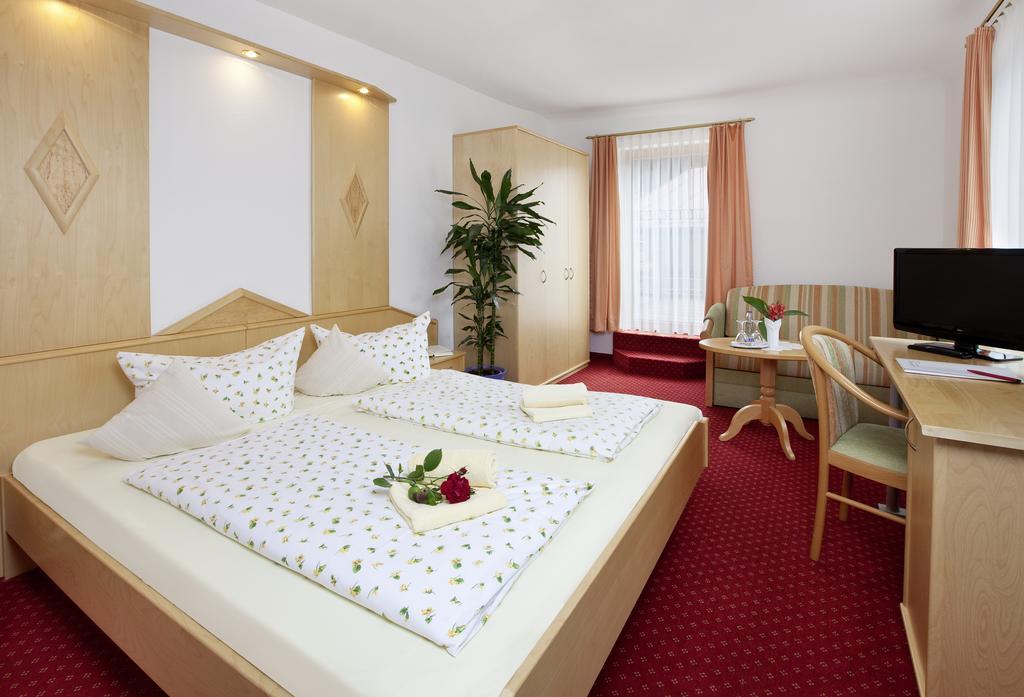 Hotel Restaurant Fruehlingsgarten Füssen Zewnętrze zdjęcie